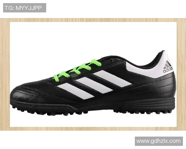 足球明星选择帆布足球鞋的时尚潮流与运动性能解析